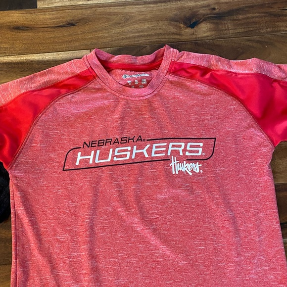 Lot of 2 Men’s Nebraska Huskers size small t-shirts - Picture 2 of 4